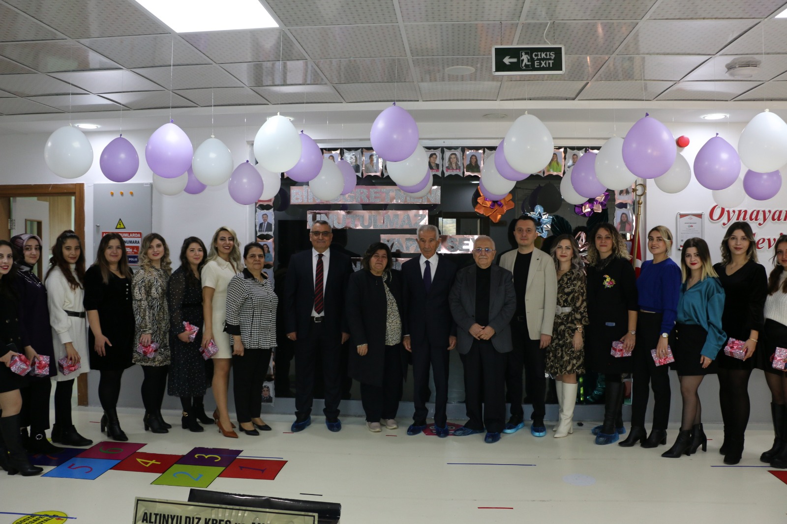 ALTINYILDIZ KREŞ VE ANAOKULUNDA ÖĞRETMENLER GÜNÜ COŞKUSU.