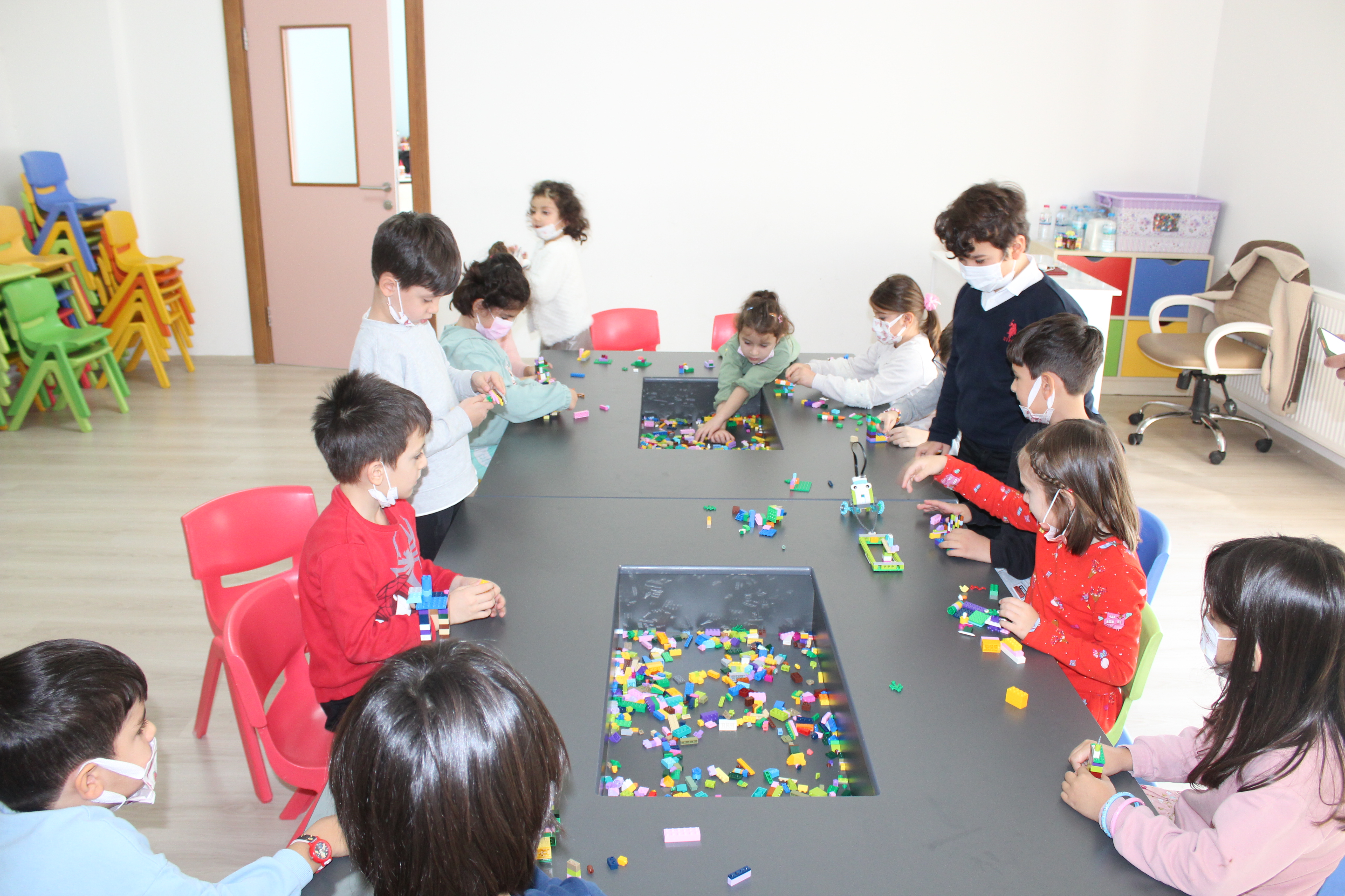 GELECEĞE ROBOTİK VE KODLAMA EĞİTİMİYLE HAZIRLANIYORUZ!